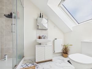 Ensuite- click for photo gallery